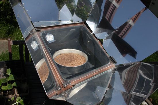 Rhubarb cake in the sun oven